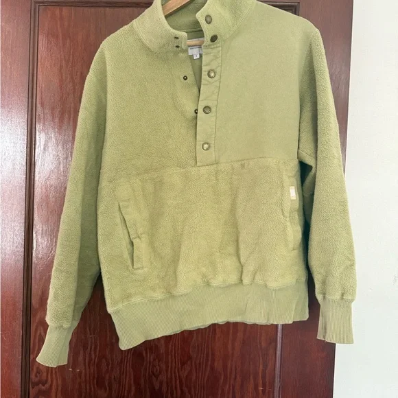 Province of Canada Fleece Pullover in Moss - Picture 2 of 6